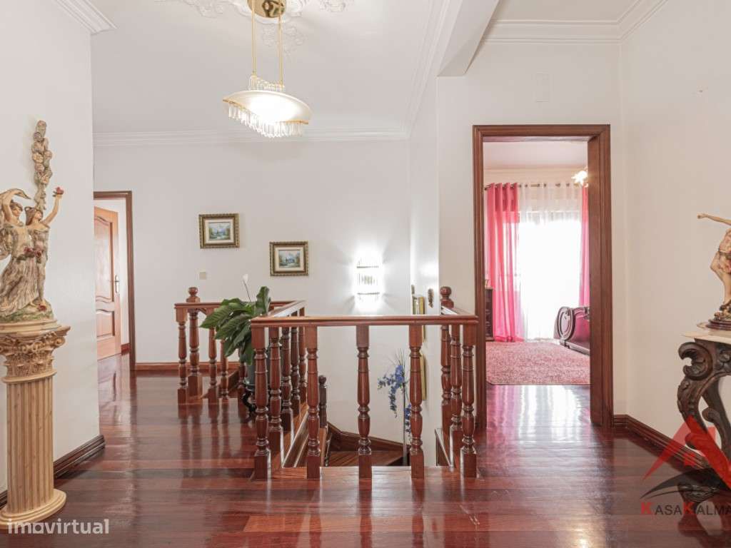 Moradia Isolada T4 com Aproveitamento de Sótão - Quinta do Conde-48