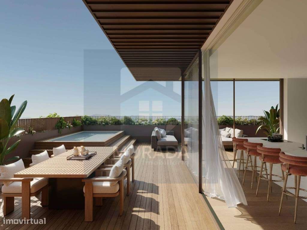 PENTHOUSE T4 C/ TERRAÇO E PISCINA || VISTAS MAR-0