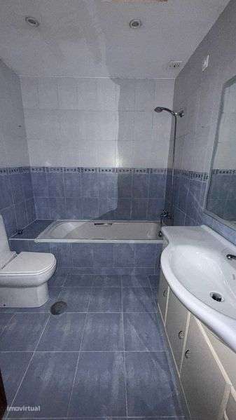 Apartamento T4 Duplex | Excelente oportunidade em Santa Marinha - Grande imagem: 4/12