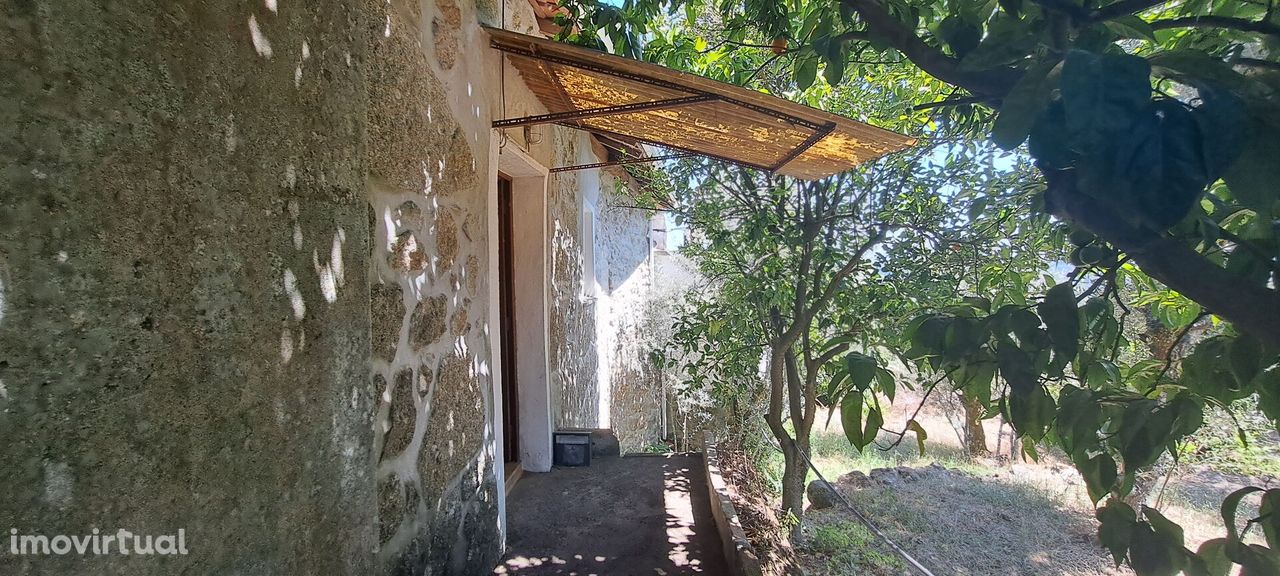 Quintinha com casa em pedra, Fragosela de Cima - Viseu