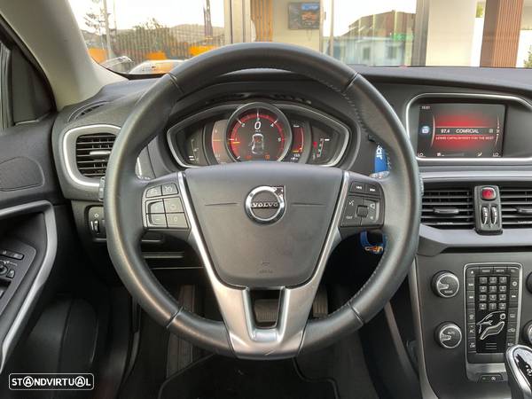 Volvo V40 2.0 D2 Momentum Geartronic - 25