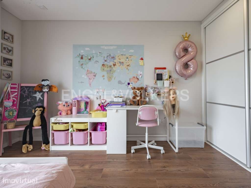 Moradia T4 moderna de luxo em Fernão Ferro-37