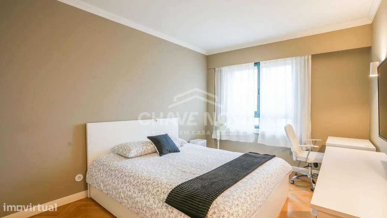 T2 Renovado c/ Lugar de Garagem na Alameda Jardins da Arrábida-18