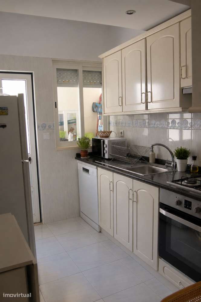 Apartamento T2 com terraço no Bairro de Santos ao Rêgo-7