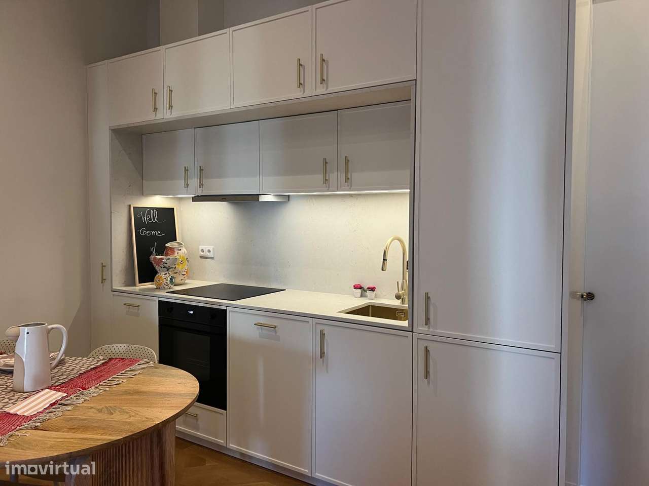 T0 luxuoso, mobilado e equipado, no centro - Grande imagem: 4/25