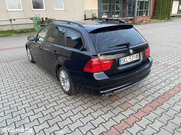 BMW Seria 3 320d DPF Touring - 8