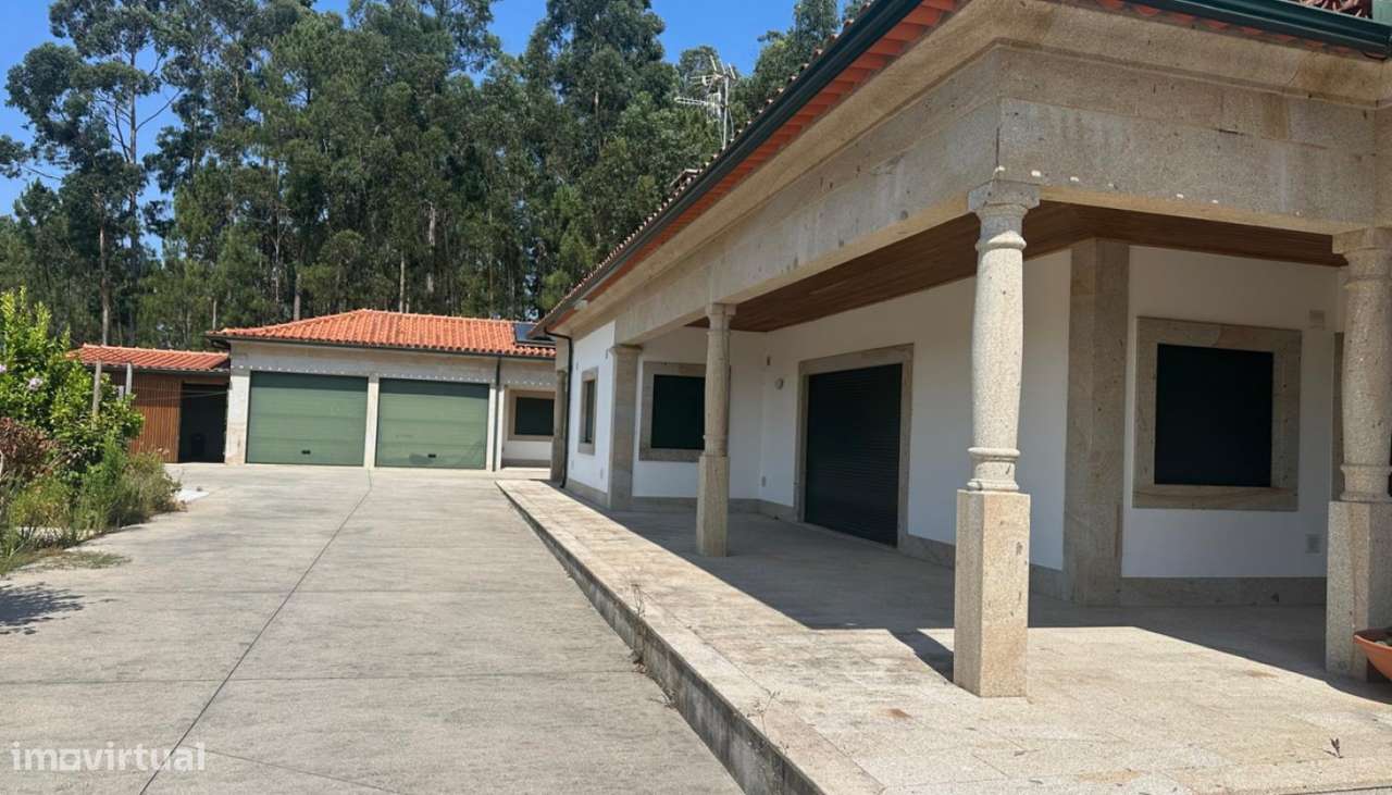 Venda de moradia V4+1, São Martinho de Coura, Paredes de Coura-26