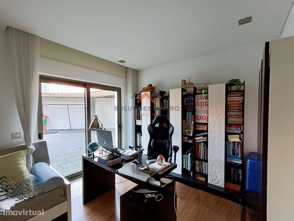 Moradia Contemporânea de Luxo com jardins tropicais e Design Exclus...-13