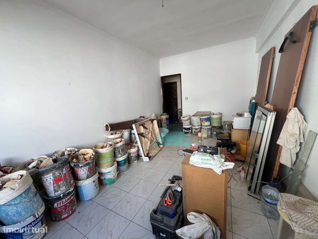 Apartamento T3 Semi-Remodelado na Arrentela 2º andar-10