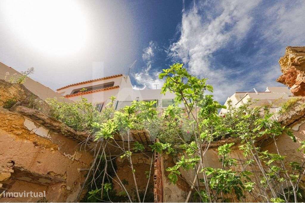APARTAMENTO EM RUINA NA PRAIA DE CARVOEIRO - LAGOA- ALGARVE O INVESTIM - Grande imagem: 4/25