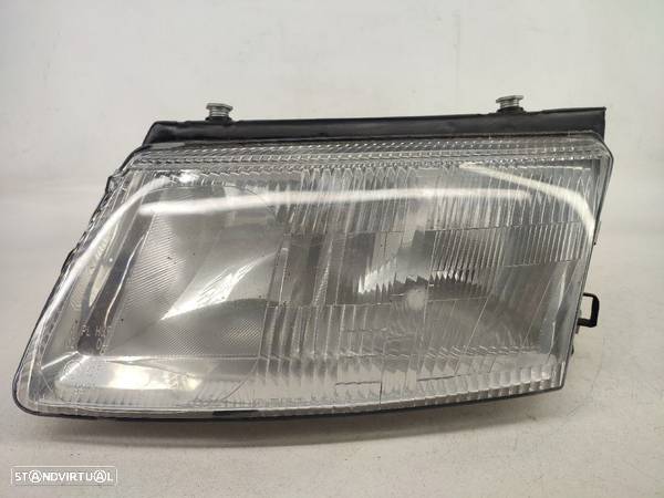 Optica Farol Esquerda Esq Volkswagen Passat (3B2) - 1