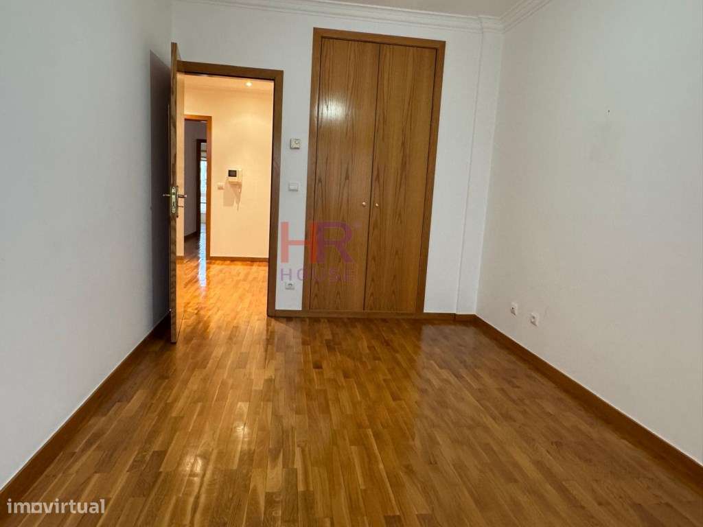 Apartamento T2 com garagem e arrecadação em Celas, Coimbra. Excelen...-15
