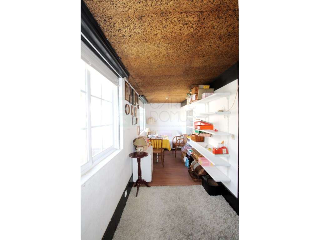 Moradia T6, lote 915m2, próxima da praia, na Parede, Cascais-26