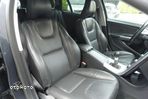 Volvo V60 D3 R-Design - 16