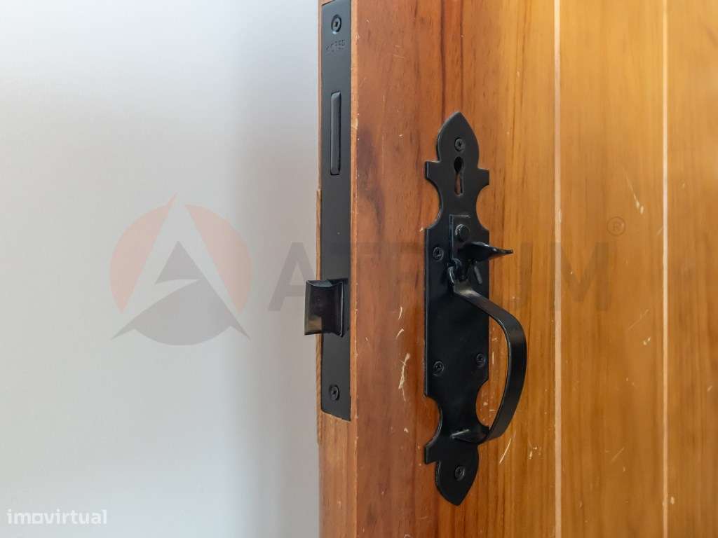 Exclusiva Moradia T6 com Quintinha, Piscina e Elevado Potencial de ...-26