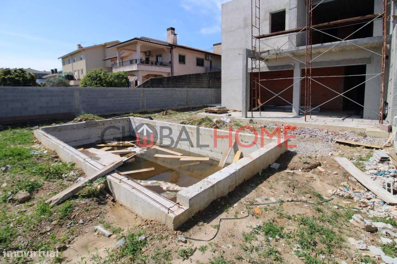 Moradia T3  Jovim  - Gondomar  ( Nova - Piscina )-10