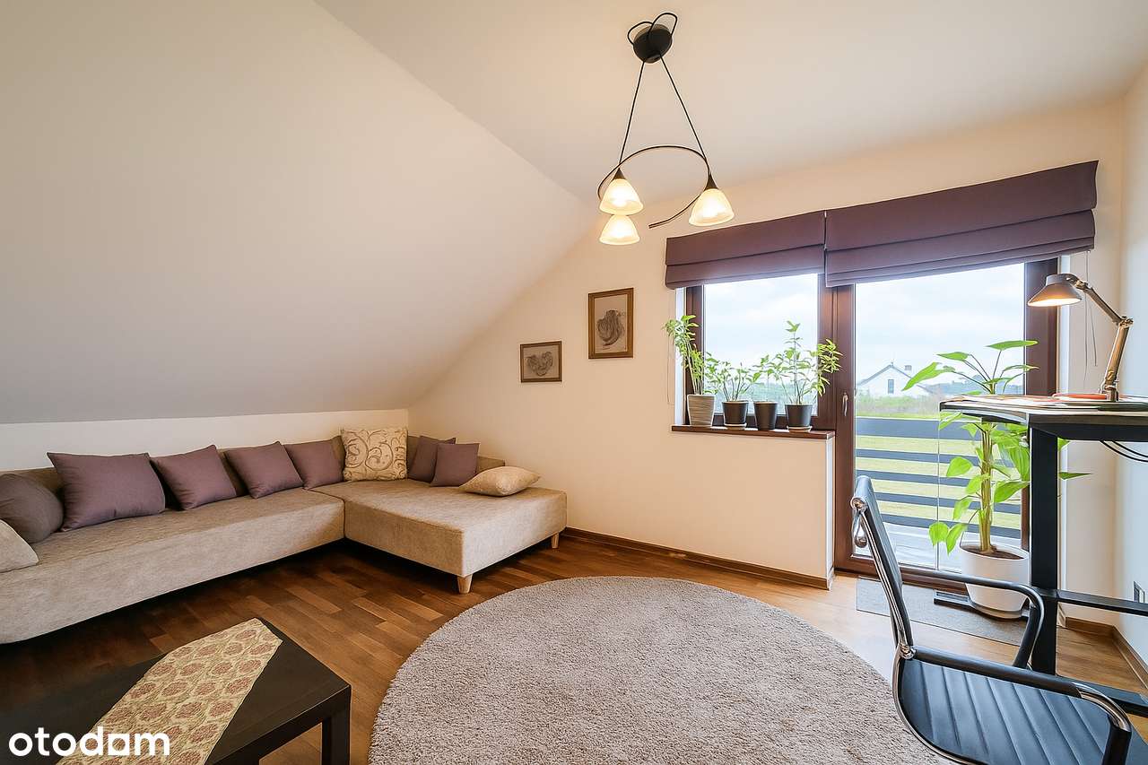 Komfortowy dom 177 m2 z pompą ciepła i dużym ogrodem 900m2 / Bielawa-12