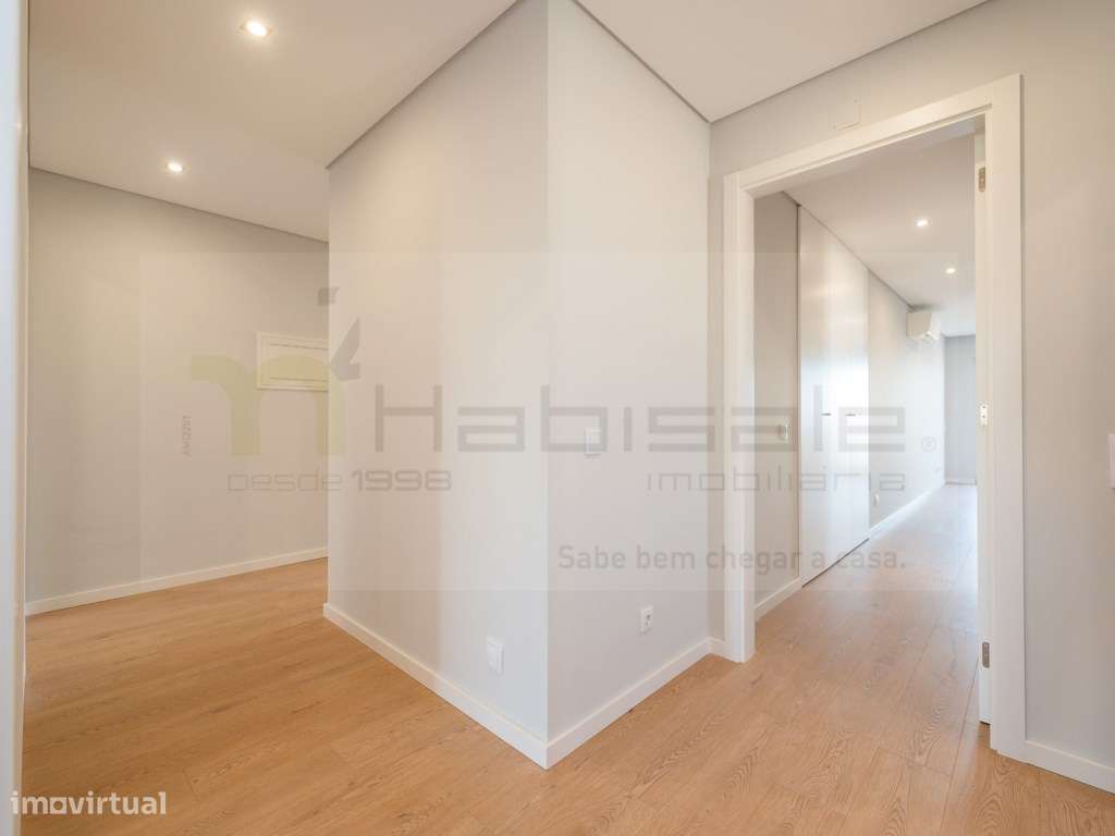 T3 Excelentes Acabamentos com Box Perto da Praia-19