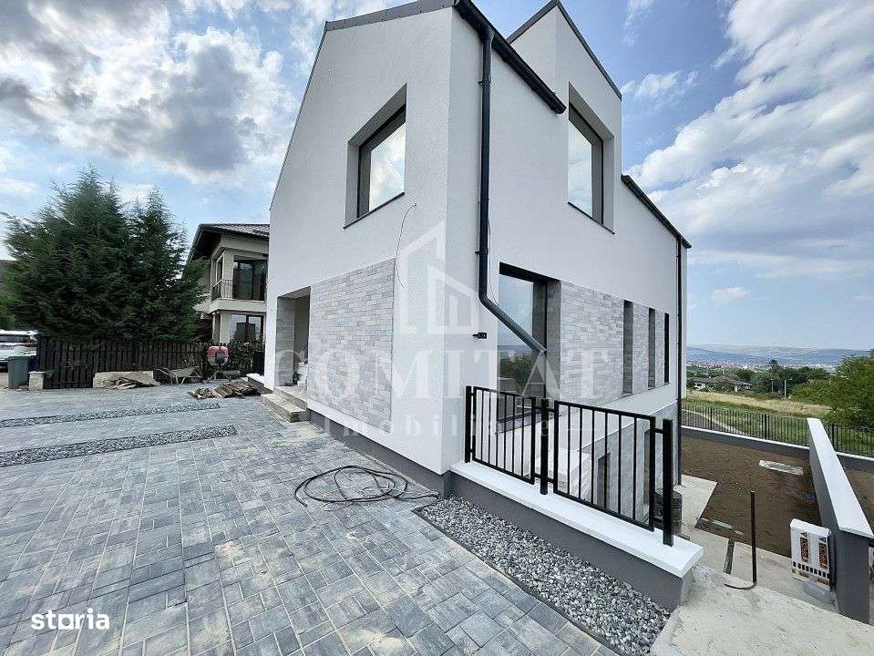 Casă individuală cu panoramă spre oraș zona de case și vile - Imagine principală: 3/7