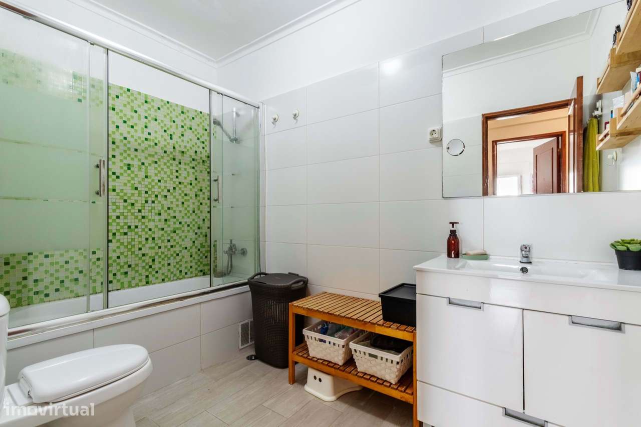 Apartamento T2 c/ 2 Wcs Totalmente Remodelado na Rinchoa, Sintra-33
