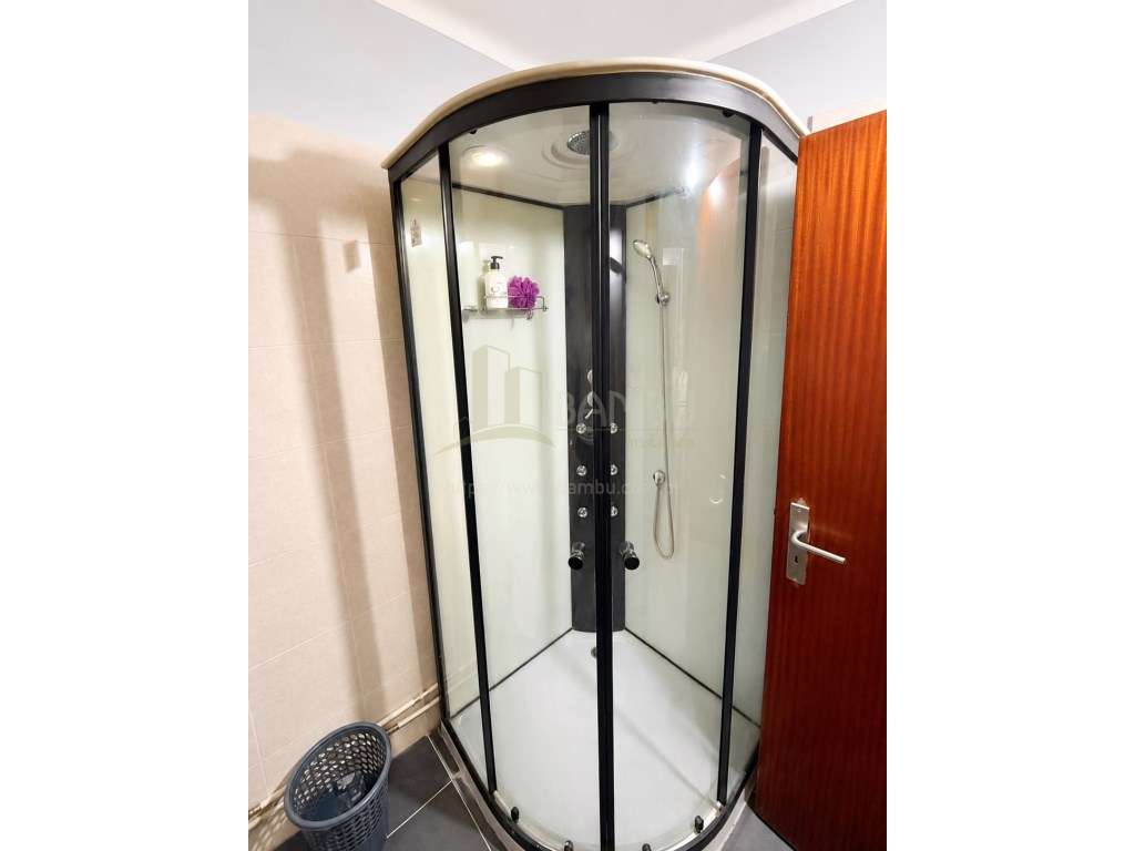Apartamento T3 no centro de Valença para venda-10