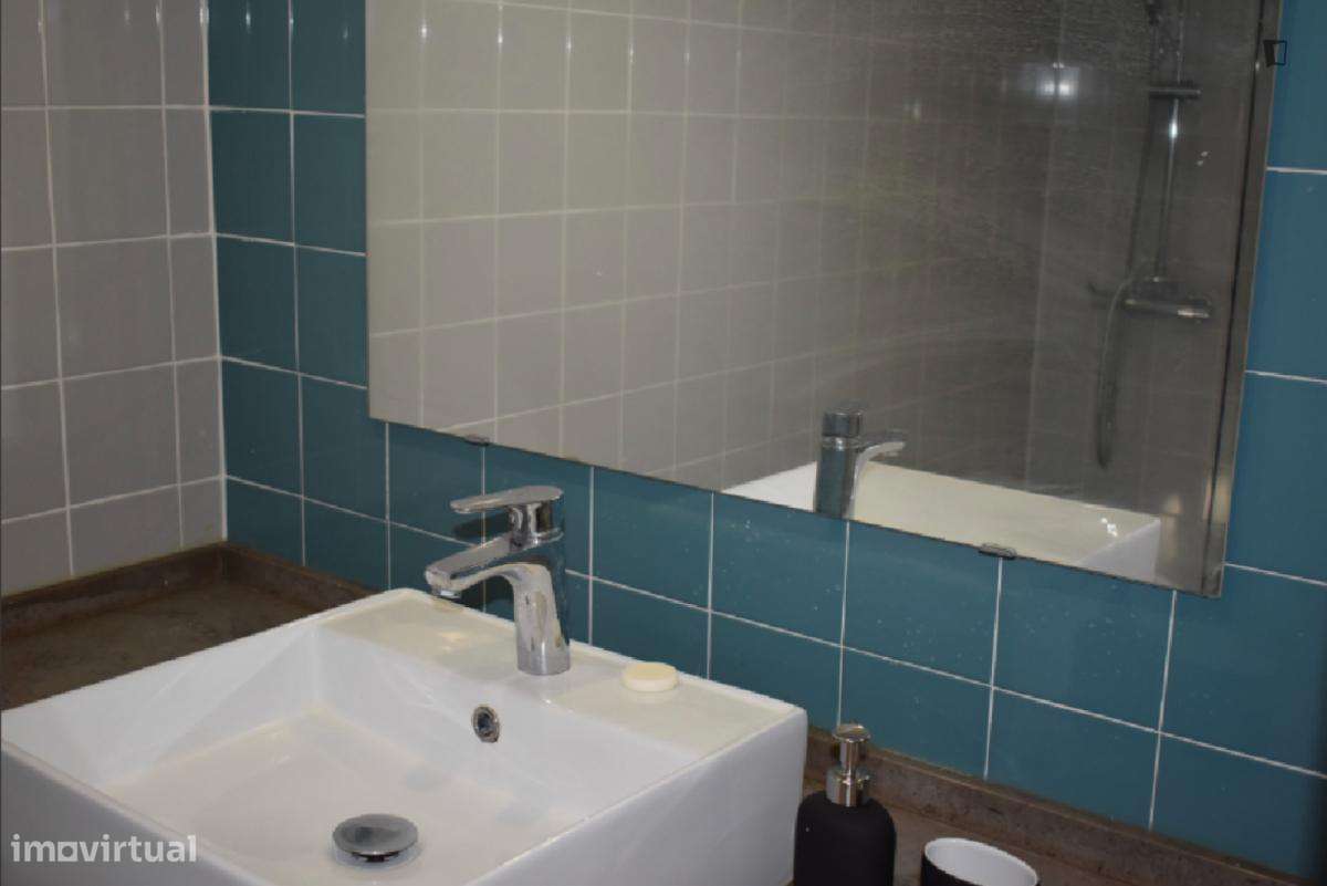 Quarto - localizado em Carcavelos Lisbon - Grande imagem: 3/10