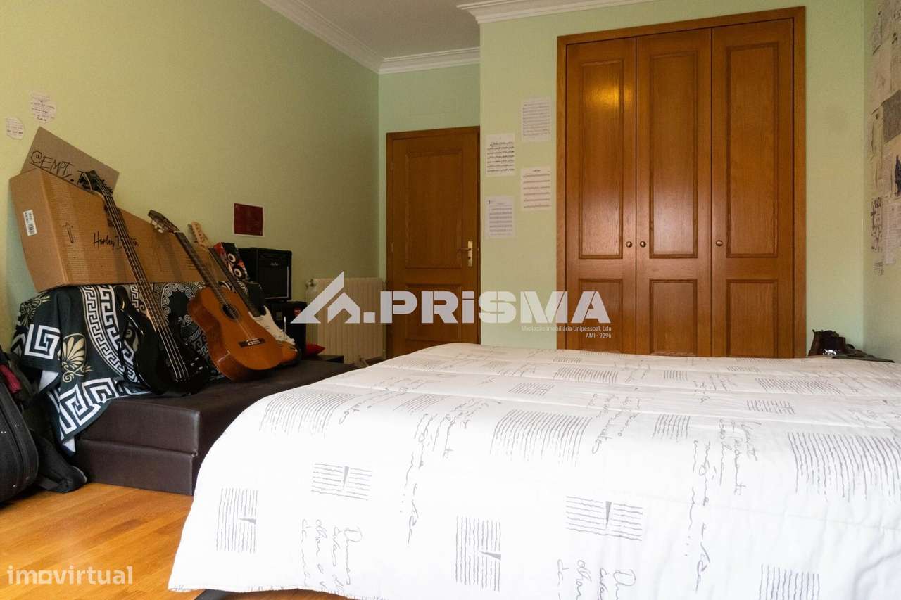 Duplex T3 com Terraço em Alcains – Casa Ideal para Quem Procura Espaço-6