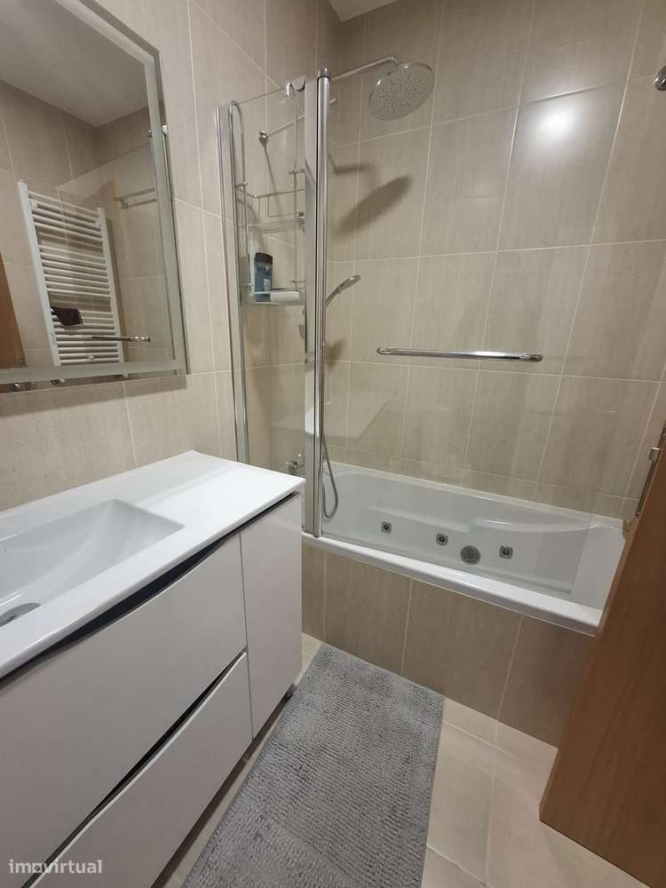 Moradia T4 em Cepães, Marinhas-12