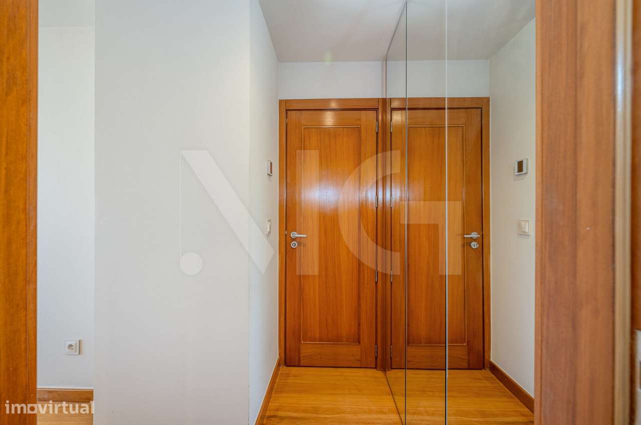 Penthouse T2 Matosinhos em Condomínio fechado com Garagem e Arrumos-35