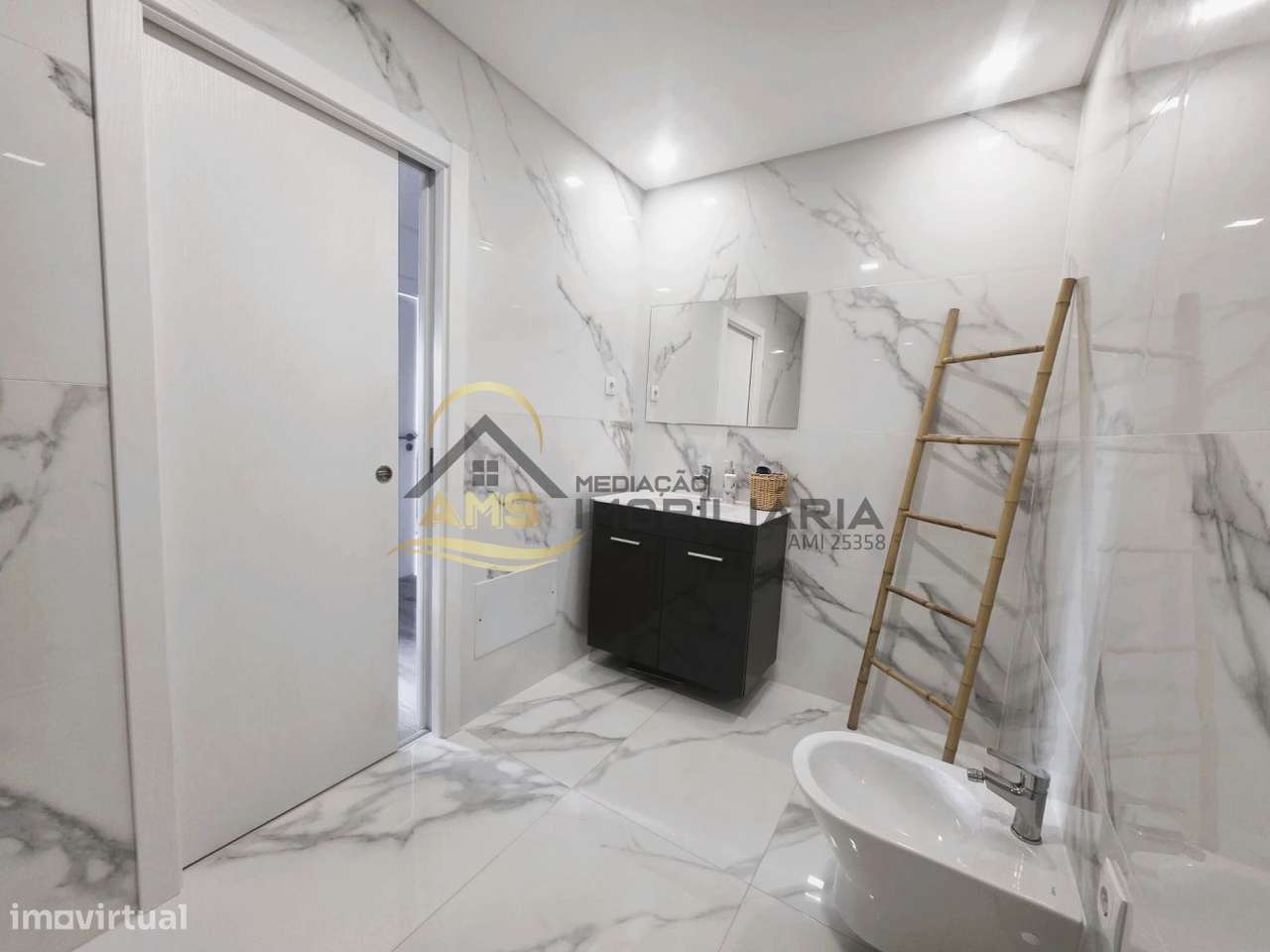 APARTAMENTO T3 COM TERRAÇO DE 186M²-15