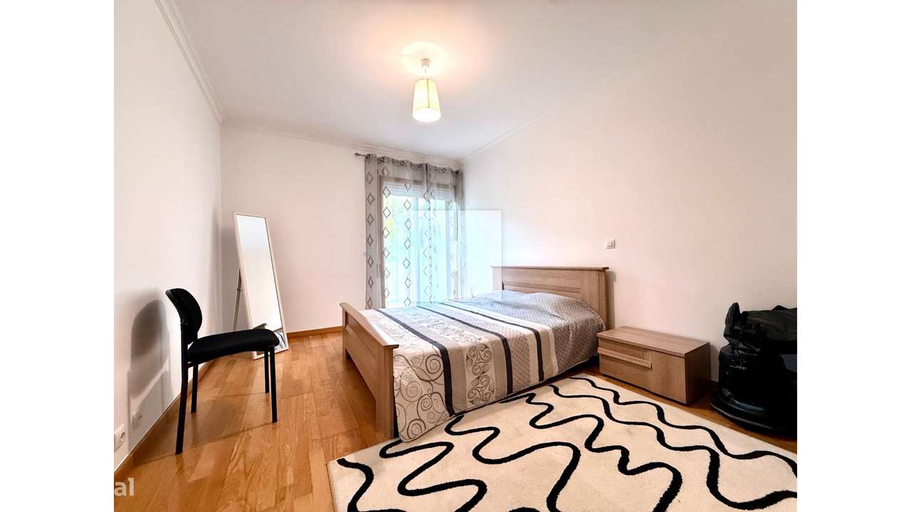 Apartamento T3 c/ Terraço e Garagem-31