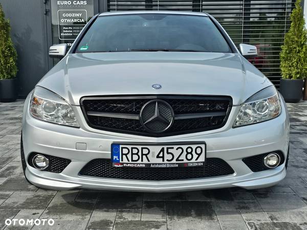 Mercedes-Benz Klasa C 180 CGI BlueEFFICIENCY Avantgarde - 19