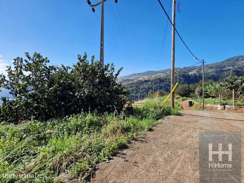 Prédio rústico com 2.101m2 nas Levadas em Santa Cruz - Grande imagem: 2/8