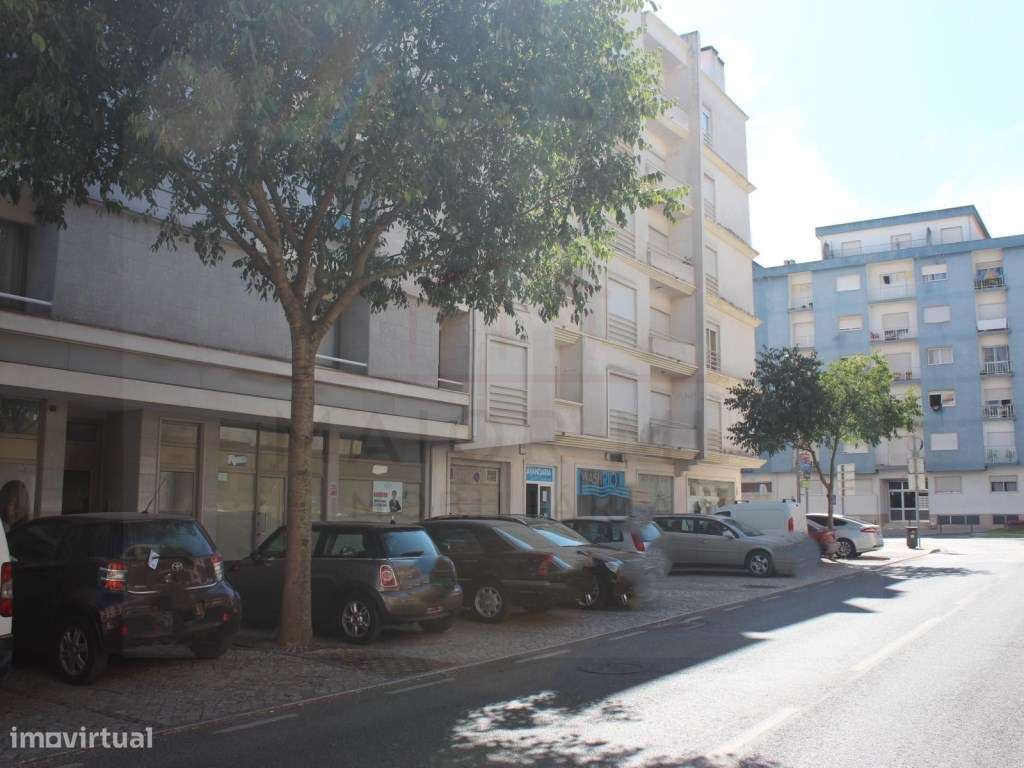 Loja para Comércio ou Serviços em Rio Maior - Grande imagem: 4/15