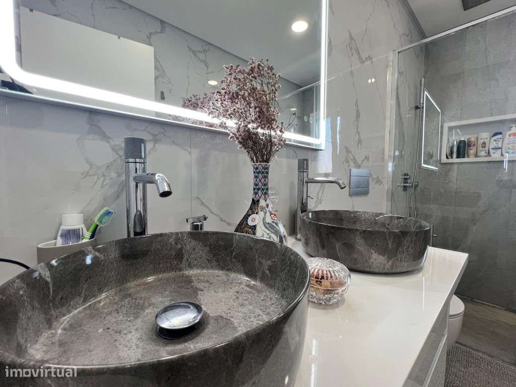 Moradia Isolada T4 Com piscina-12