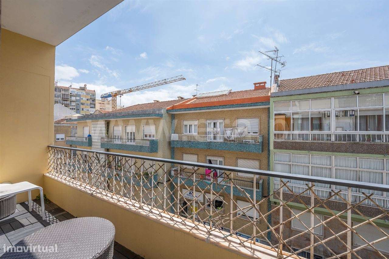 Apartamento T1/T2; Algés-12