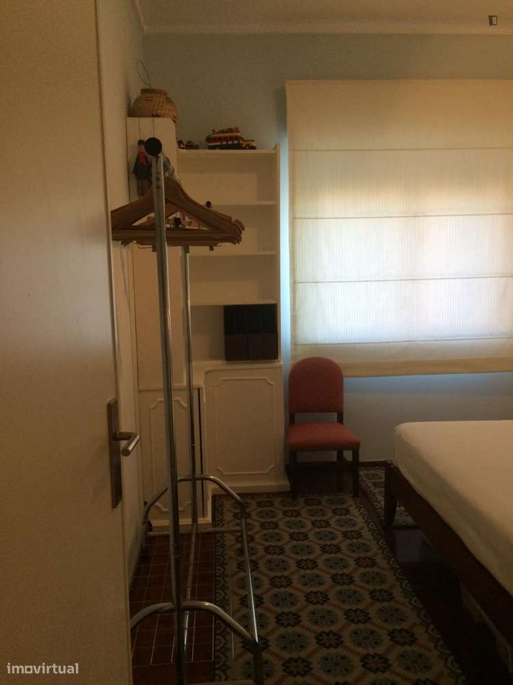Quarto - localizado em Oeiras Lisbon - Grande imagem: 5/50