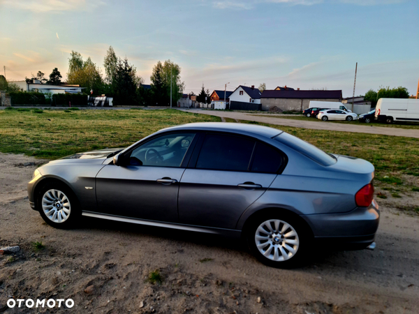 BMW Seria 3 318d DPF Edition Lifestyle - 10