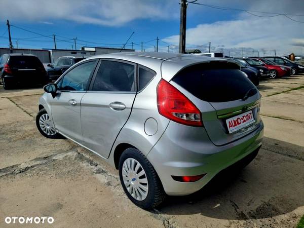 Ford Fiesta - 7