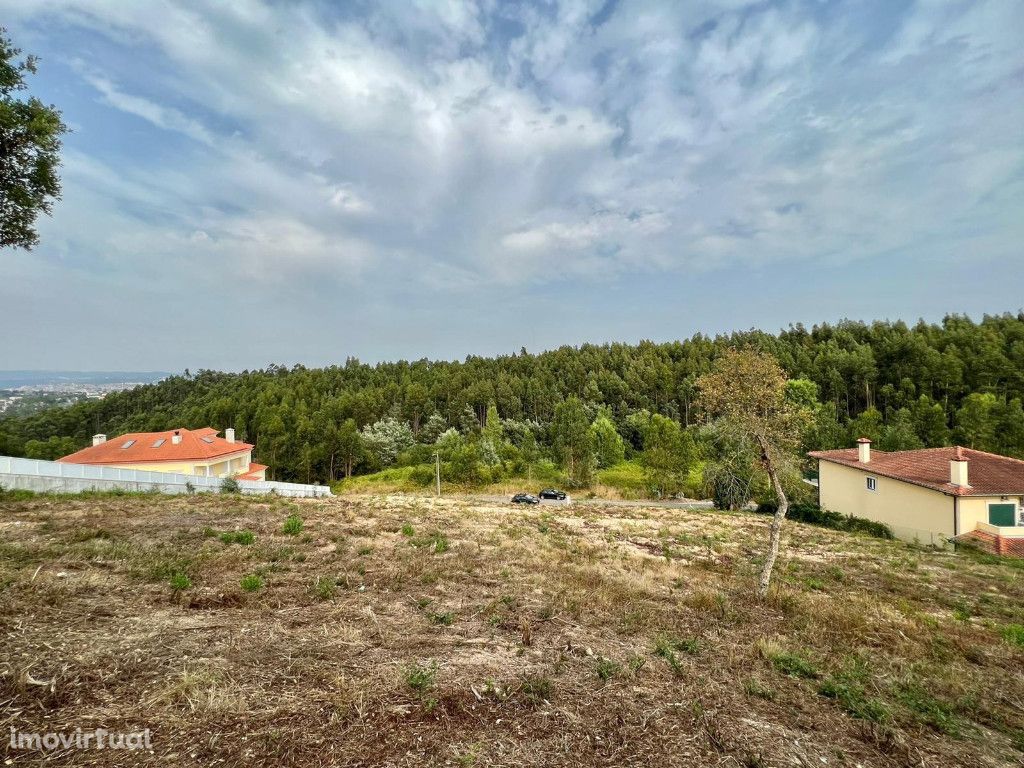 Terreno excelente para construção de moradia em São Martinho do Bispo