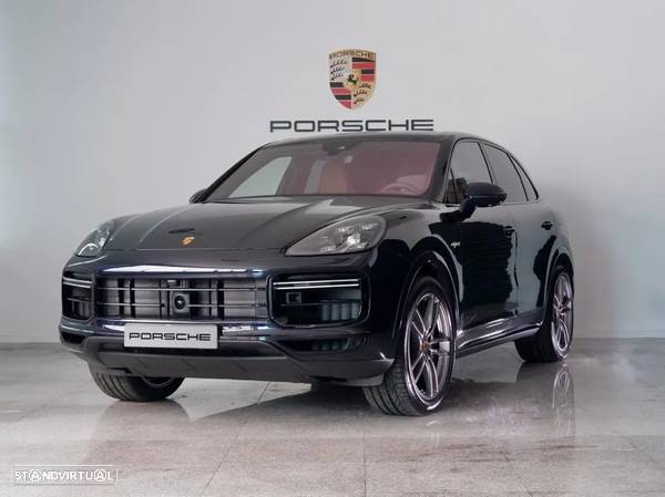 Porsche Cayenne Turbo S E-Hybrid - 1