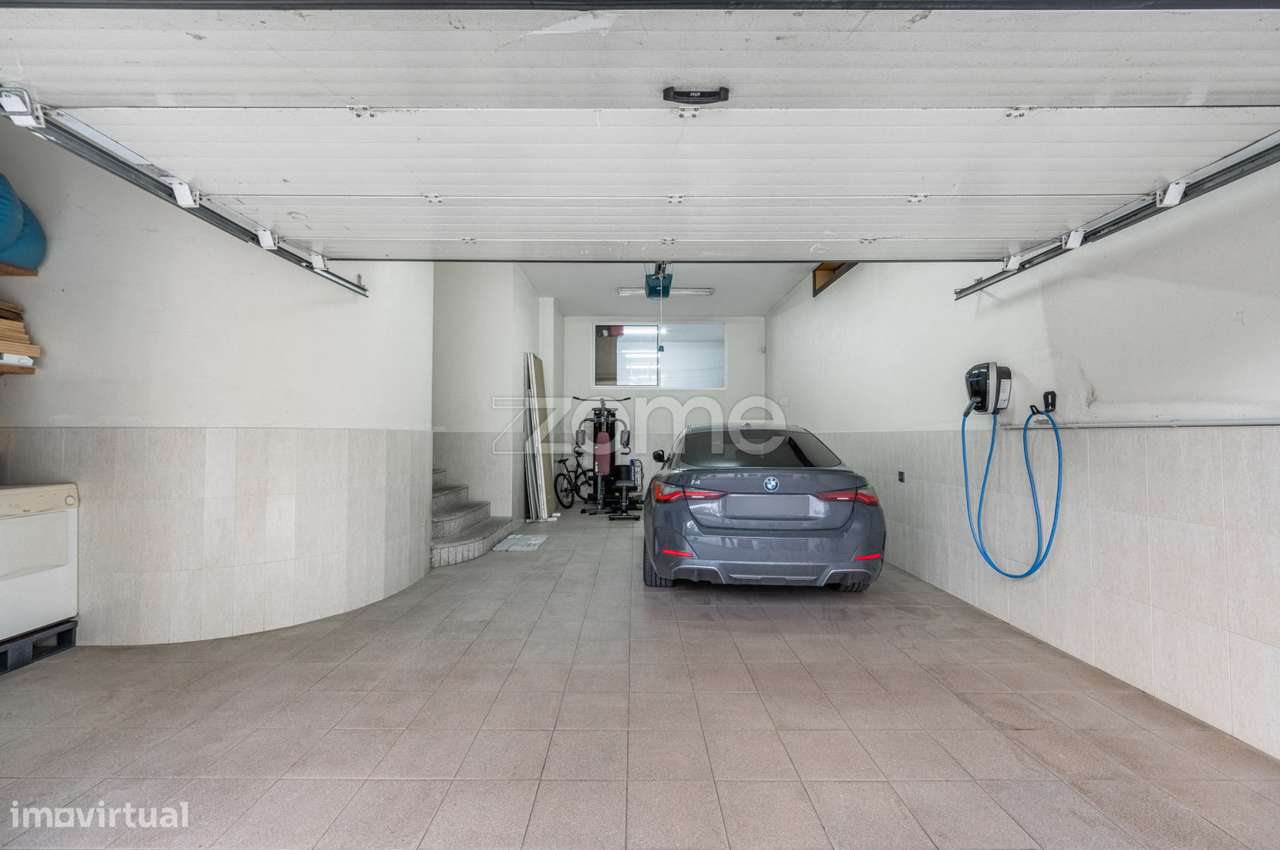 Moradia T3 c/Suítes e Piscina na Quinta das Luzes-41