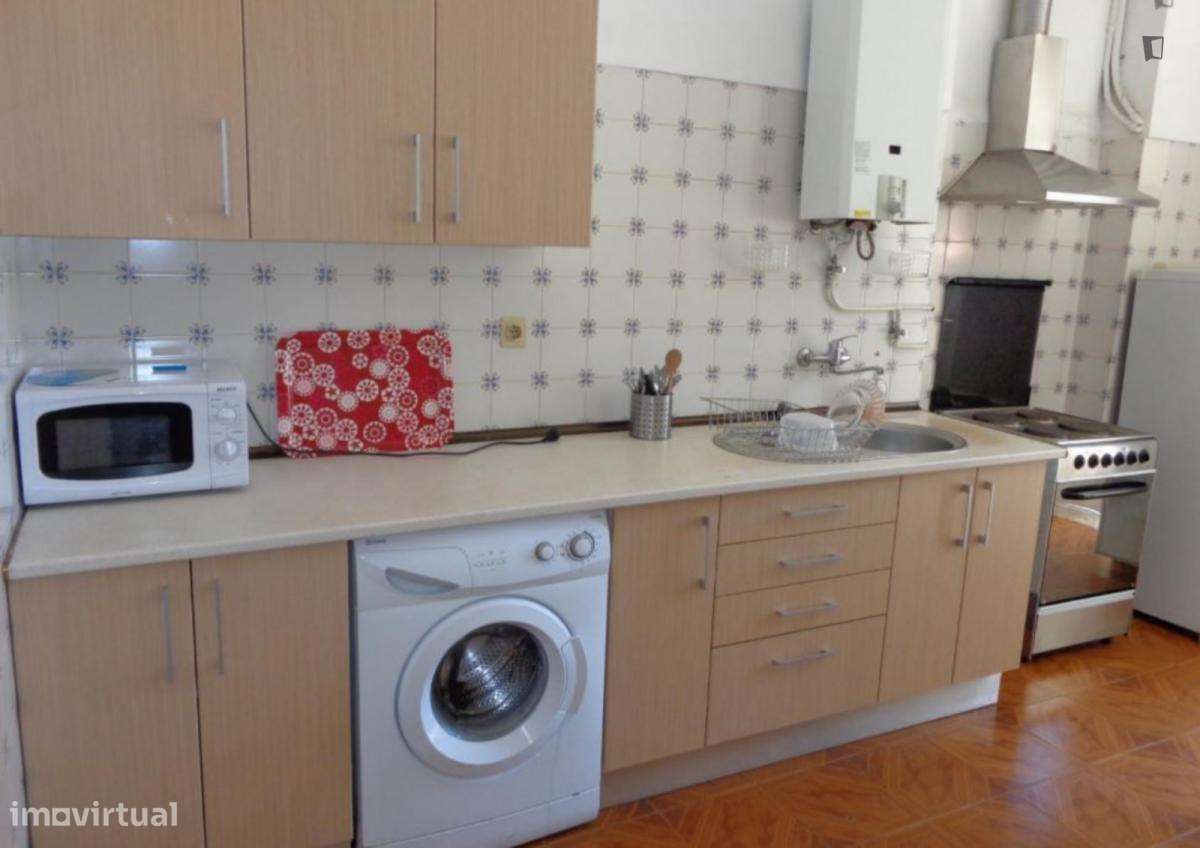 Quarto - localizado em  Coimbra - Grande imagem: 5/9