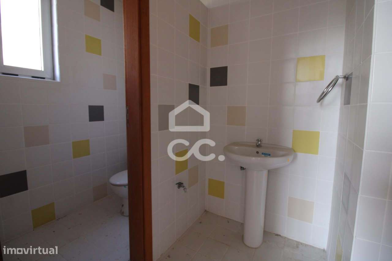 Loja no centro da cidade com garagem privada, com excelente potencial - Grande imagem: 5/13