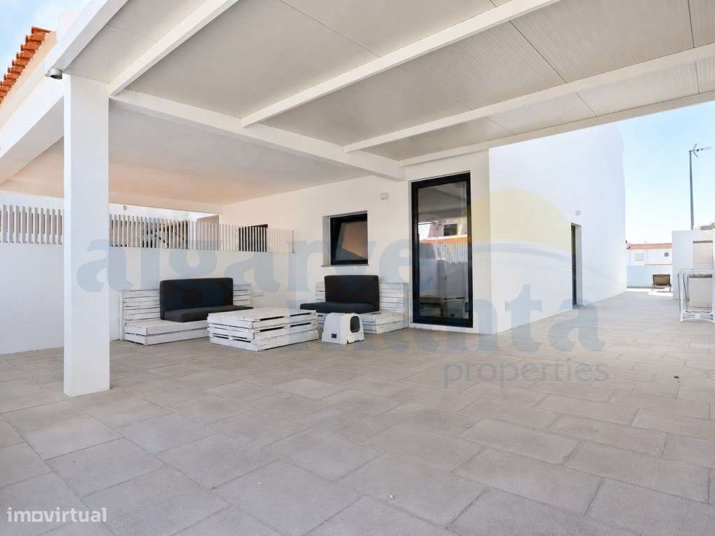 Moradia T3 Geminada com Piscina Privada em Manta Rota-3