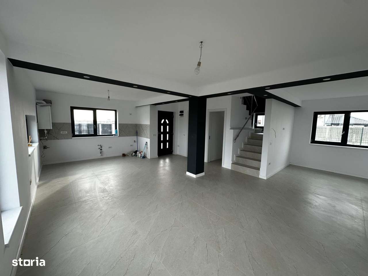 Casă Modernă 4 Camere cu 375 mp și Terasă Acoperită în Berceni, Ilfov-12