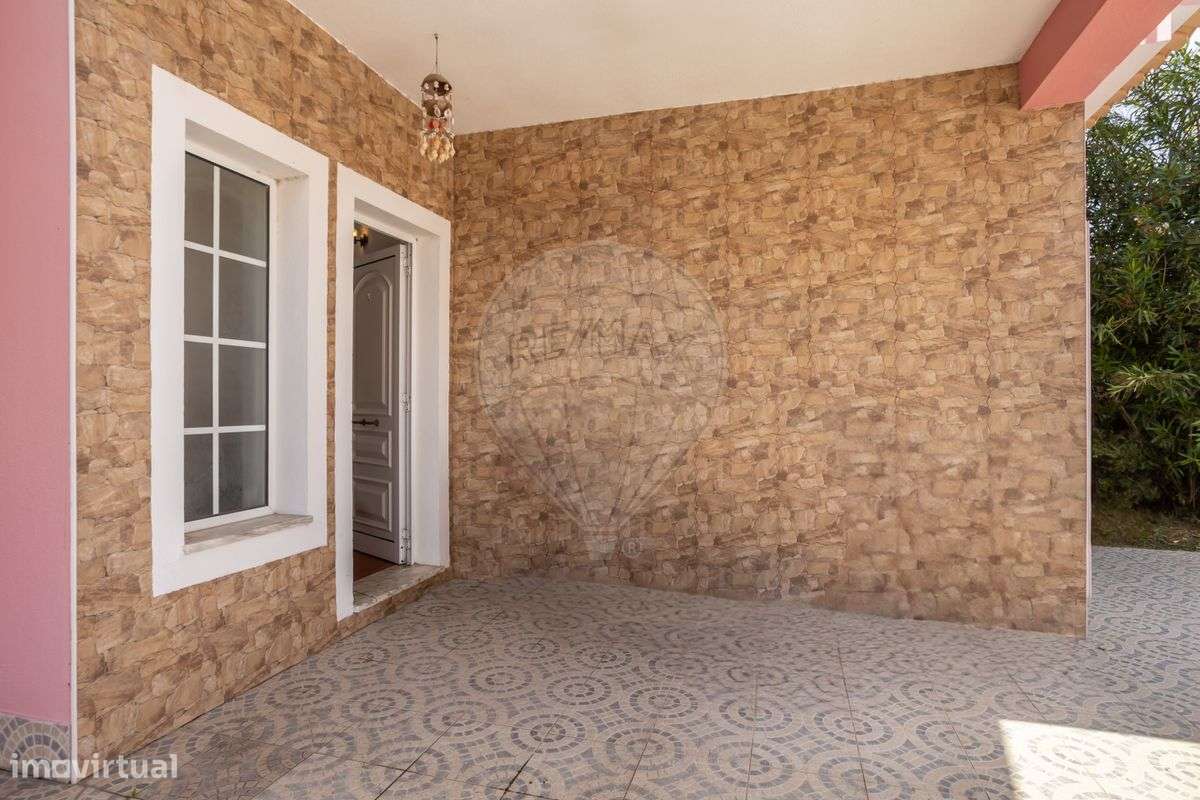 Moradia T4 em Quinta do Anjo-5