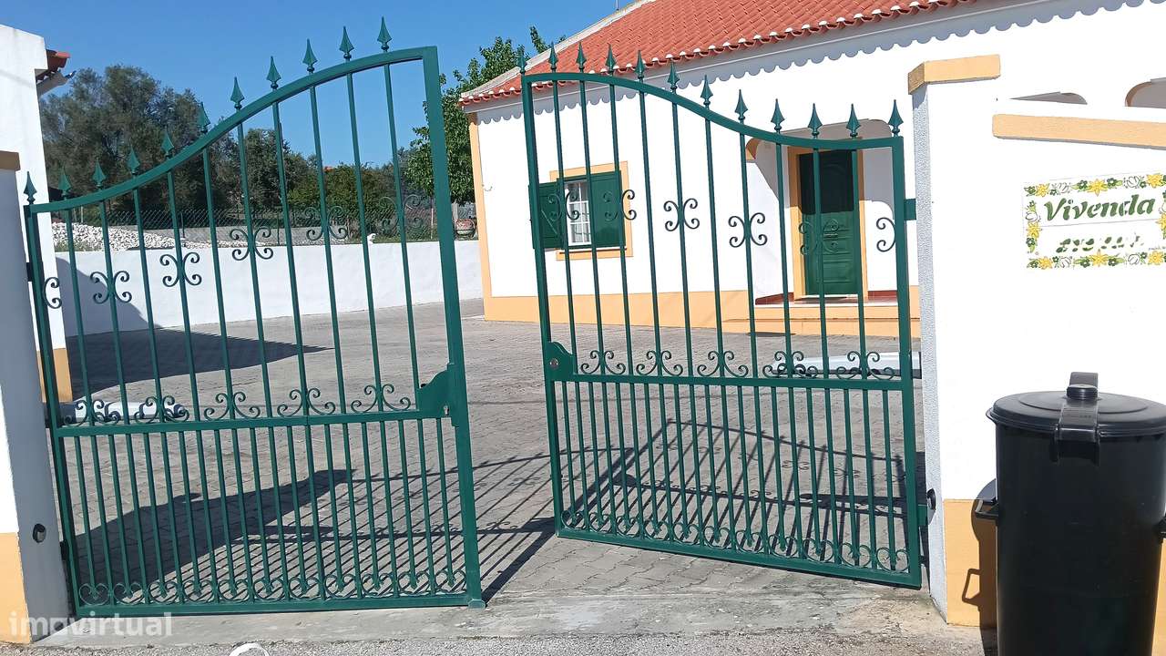 Moradia térrea isolada inserida em lote 2250 m2-33