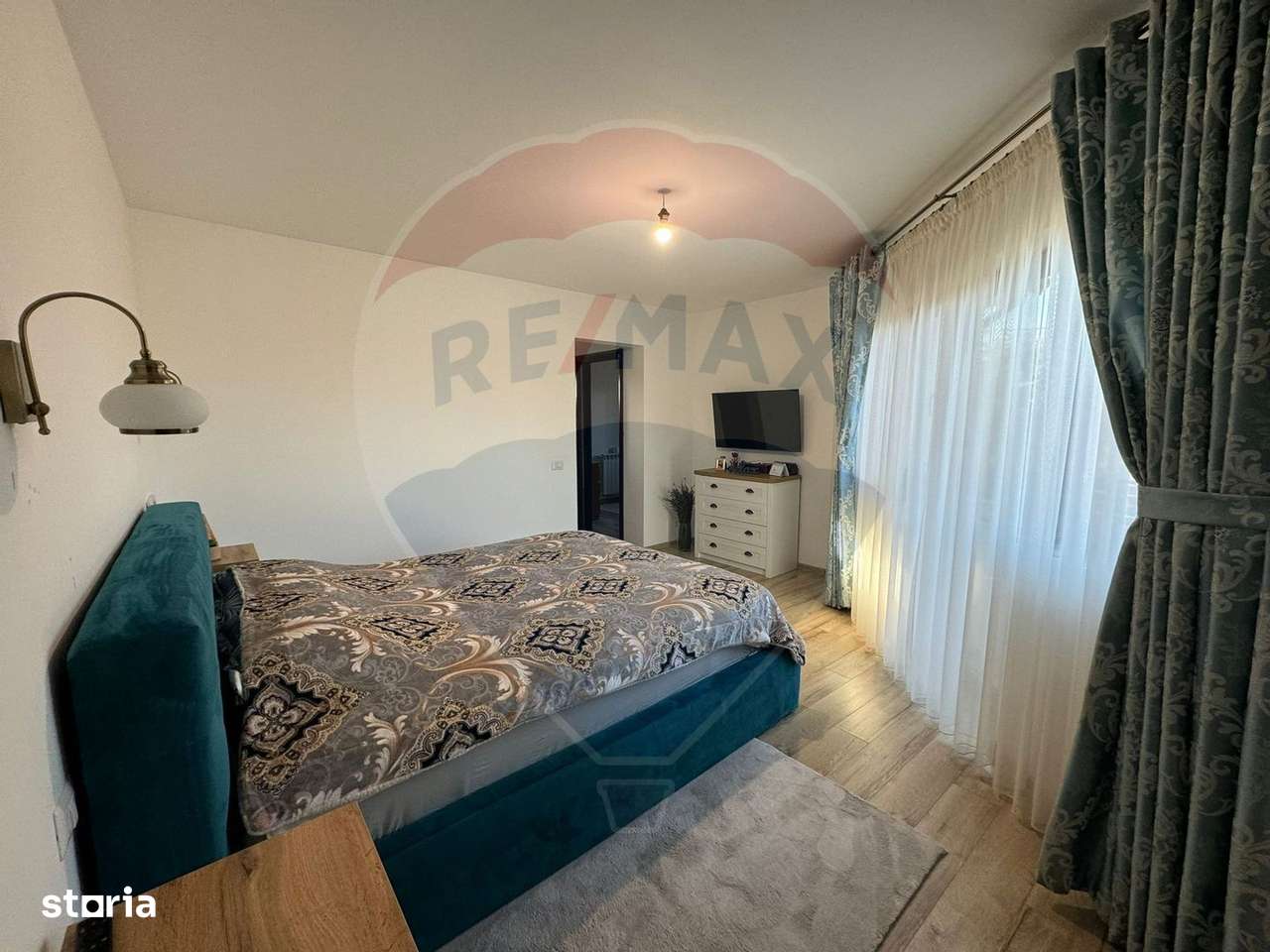 Casă / Vilă deosebită în Golești S+P+1E - Imagine principală: 5/16