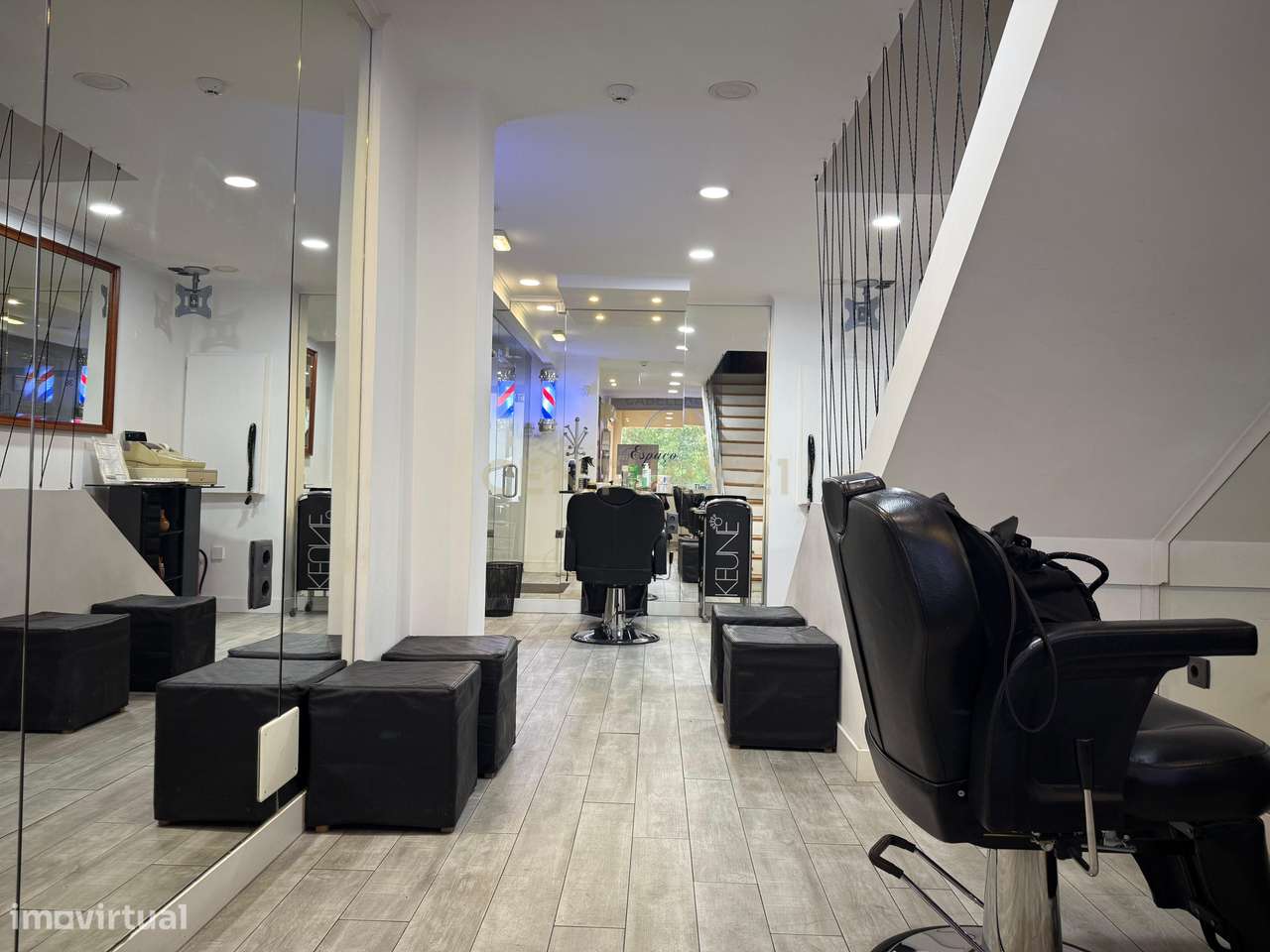 Loja totalmente equipada  – Santo António dos Cavaleiros-22